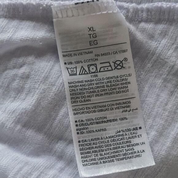 Old Navy Everywear V Neck Slub Knit Tee Shirt in Stained Glass! - Picture 9 of 12